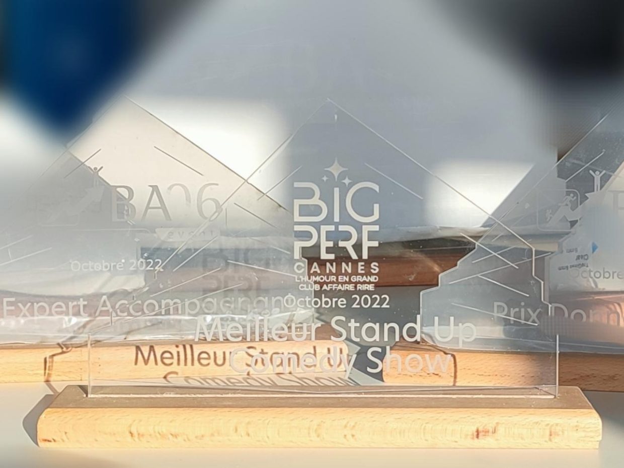 Trophée événementiel - bois et plexiglas